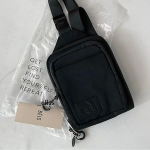 NWT Beis Sport Sling in Black